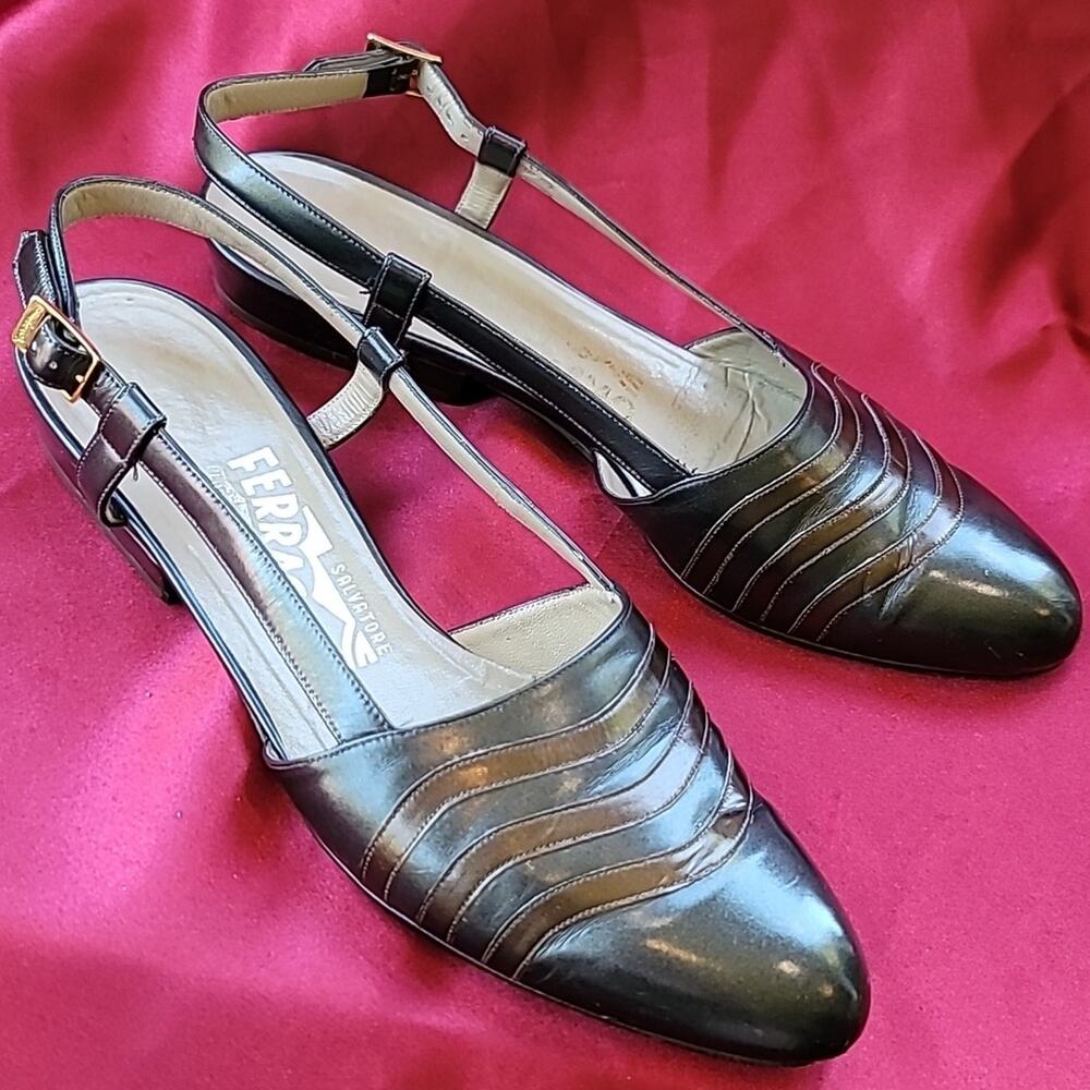 FERRAGAMO sz6.5 Bicolore Flats